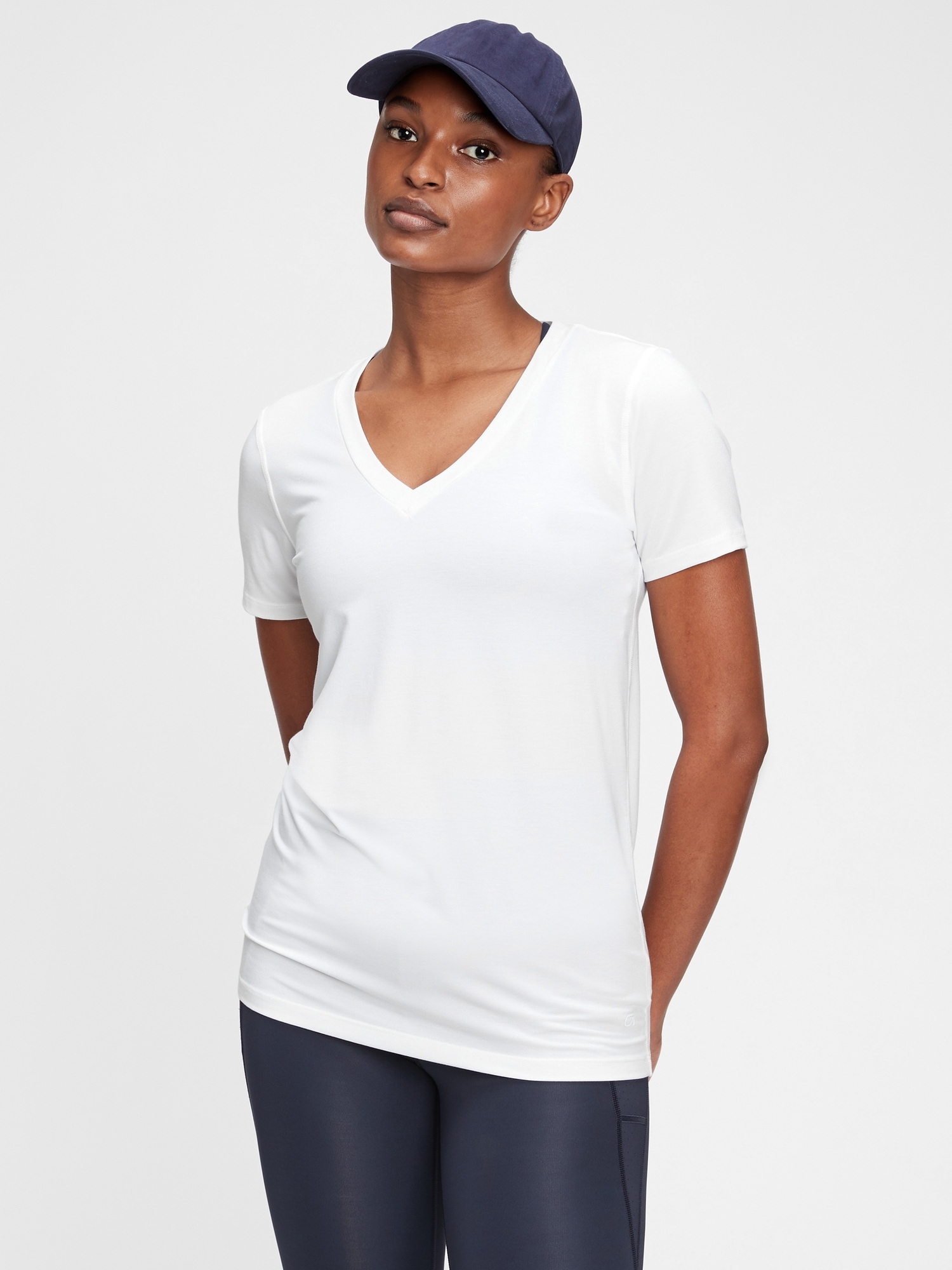Gap Fit Breathe V-neck T-shirt In White