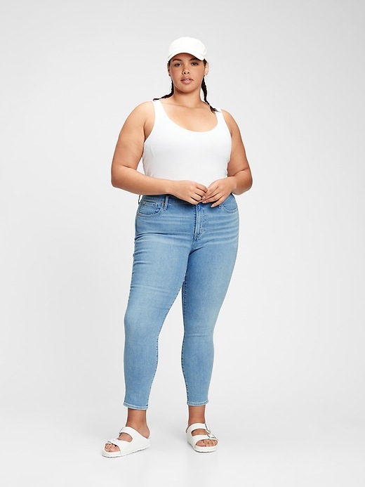Image number 6 showing, Mid Rise True Skinny Jeans With Washwell&#153