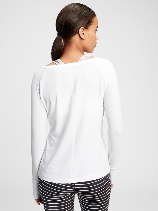 2 of 8 showing, with the color white of product GapFit Breathe Boatneck T-Shirt