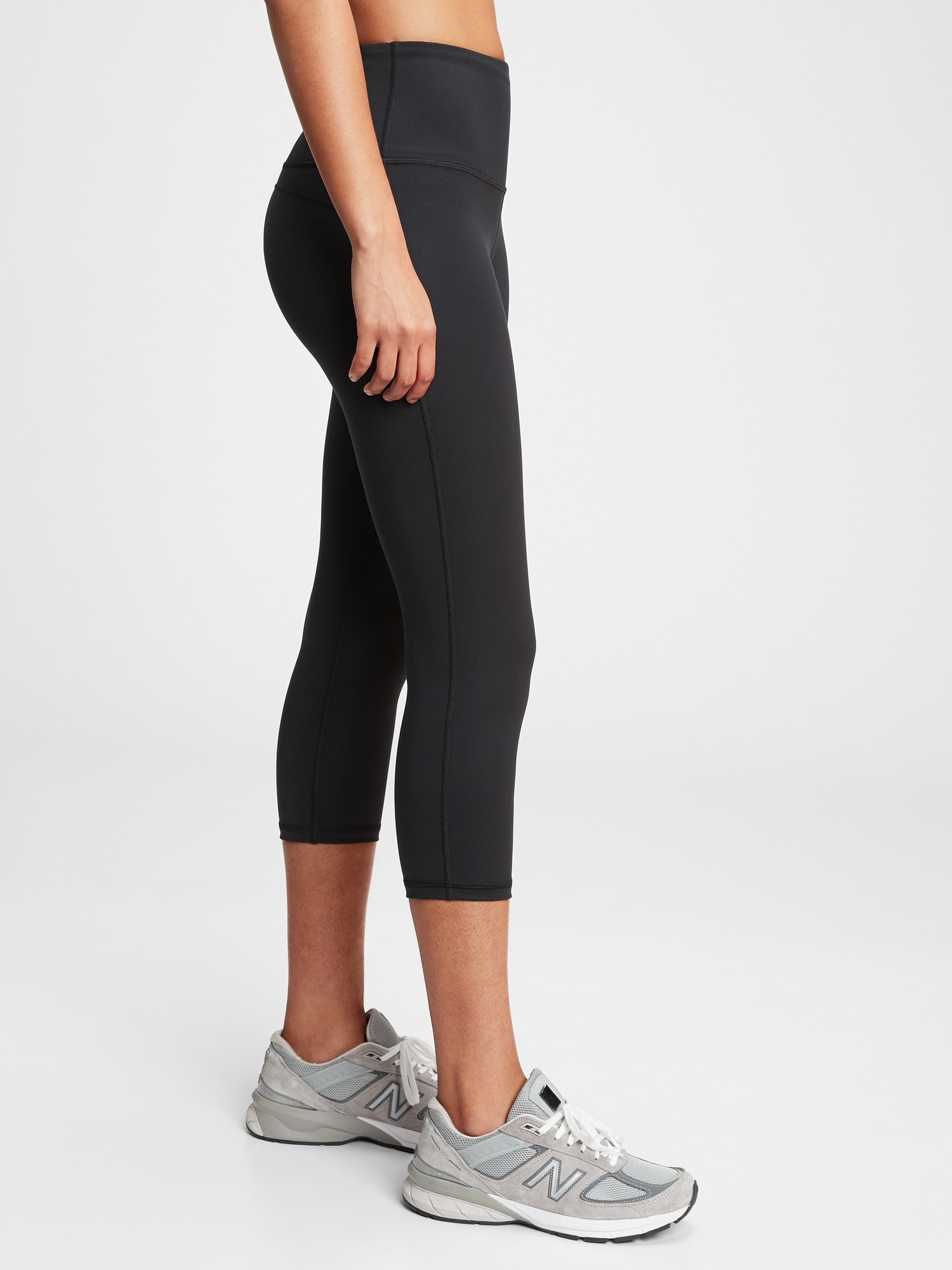 GFast High Rise Blackout Capri Leggings