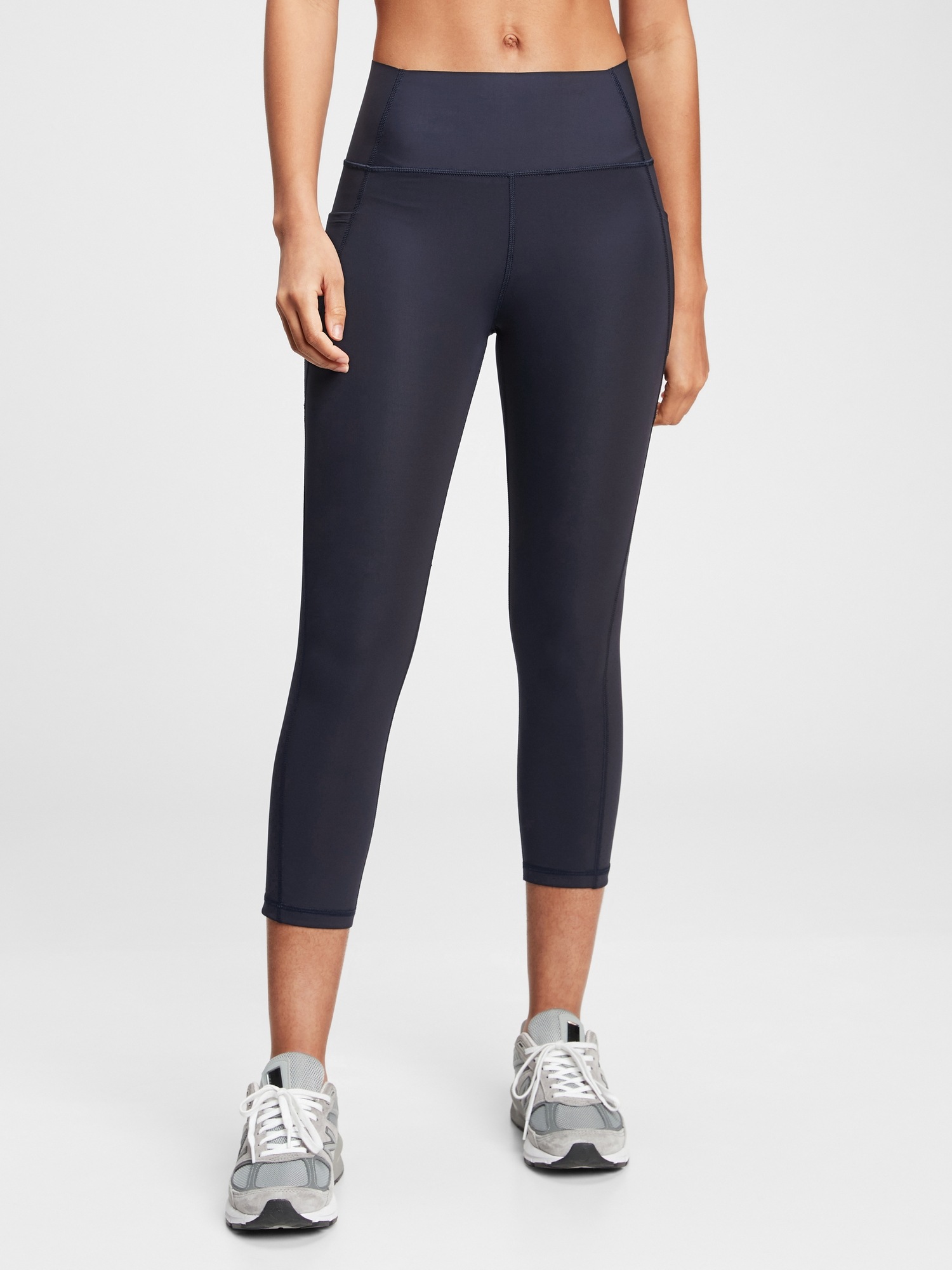 GapFit High Rise Capri Leggings in Sculpt Revolution