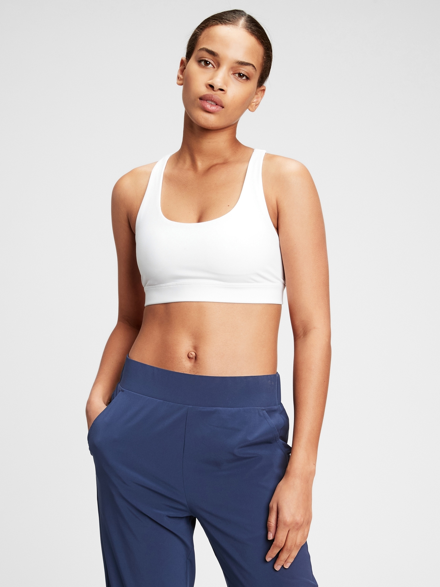 GapFit Blackout Medium Impact Crossback Sports Bra