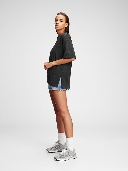 1 of 8 showing, with the color true black of product Oversized T-Shirt