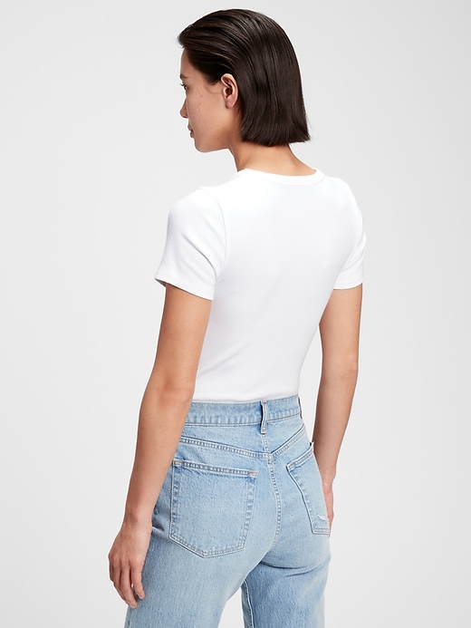 petite white v neck t shirt