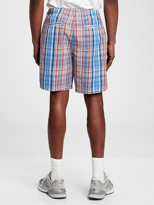 Image number 2 showing, 7" Easy Linen Shorts With E-Waist 