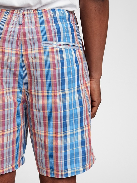 Image number 4 showing, 7" Easy Linen Shorts With E-Waist 