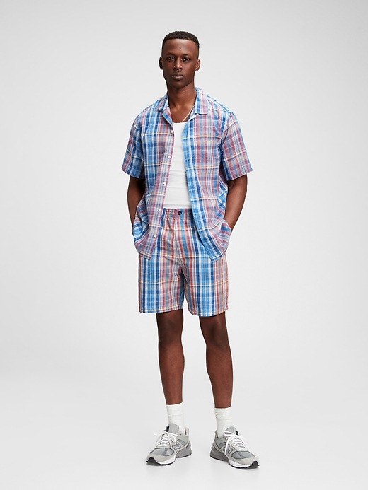 Image number 1 showing, 7" Easy Linen Shorts With E-Waist 