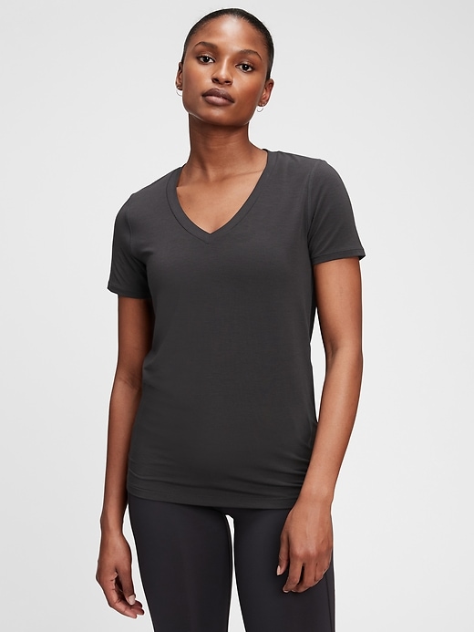 Image number 4 showing, GapFit Breathe V-Neck T-Shirt