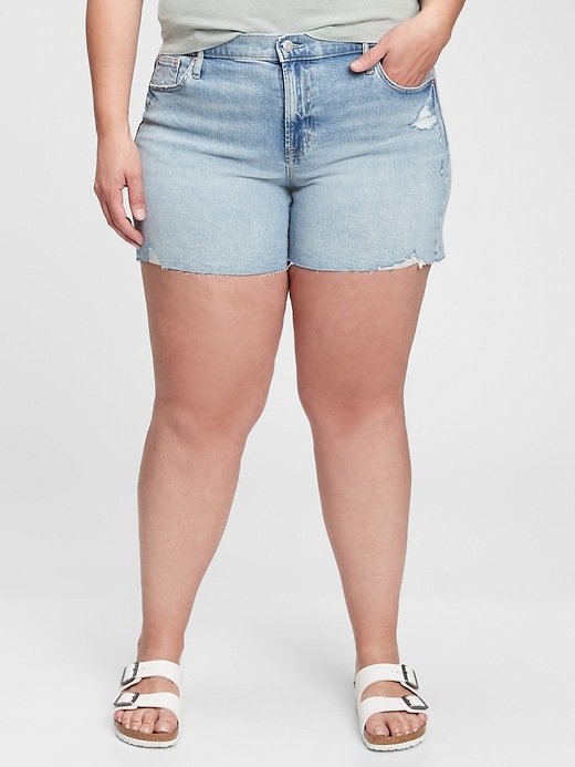 Image number 6 showing, 5'' Mid Rise Destructed Denim Shorts With Washwell&#153