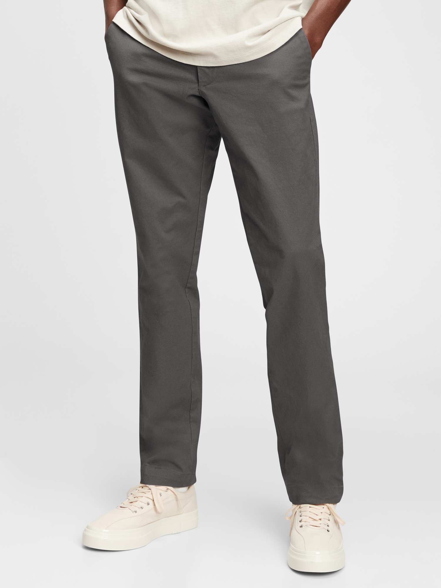 Gap Modern Khakis in Slim Fit with GapFlex black. 1