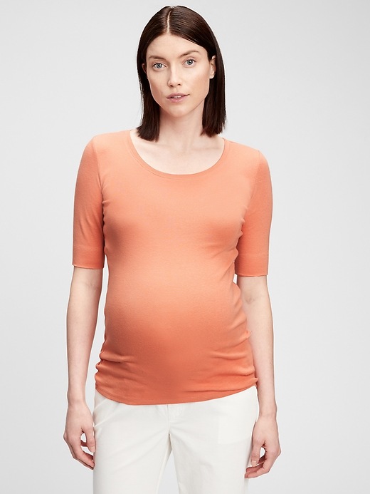 Maternity Modern Scoopneck T-Shirt