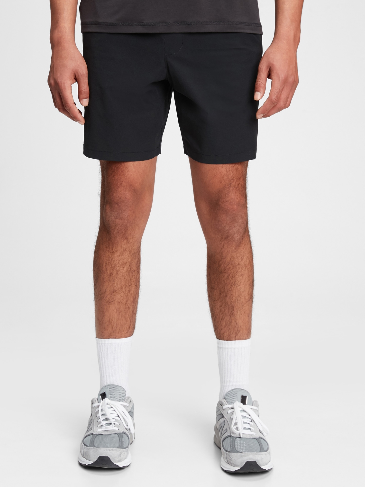 Gap 7" GapFit Active Shorts with E-Waist black. 1