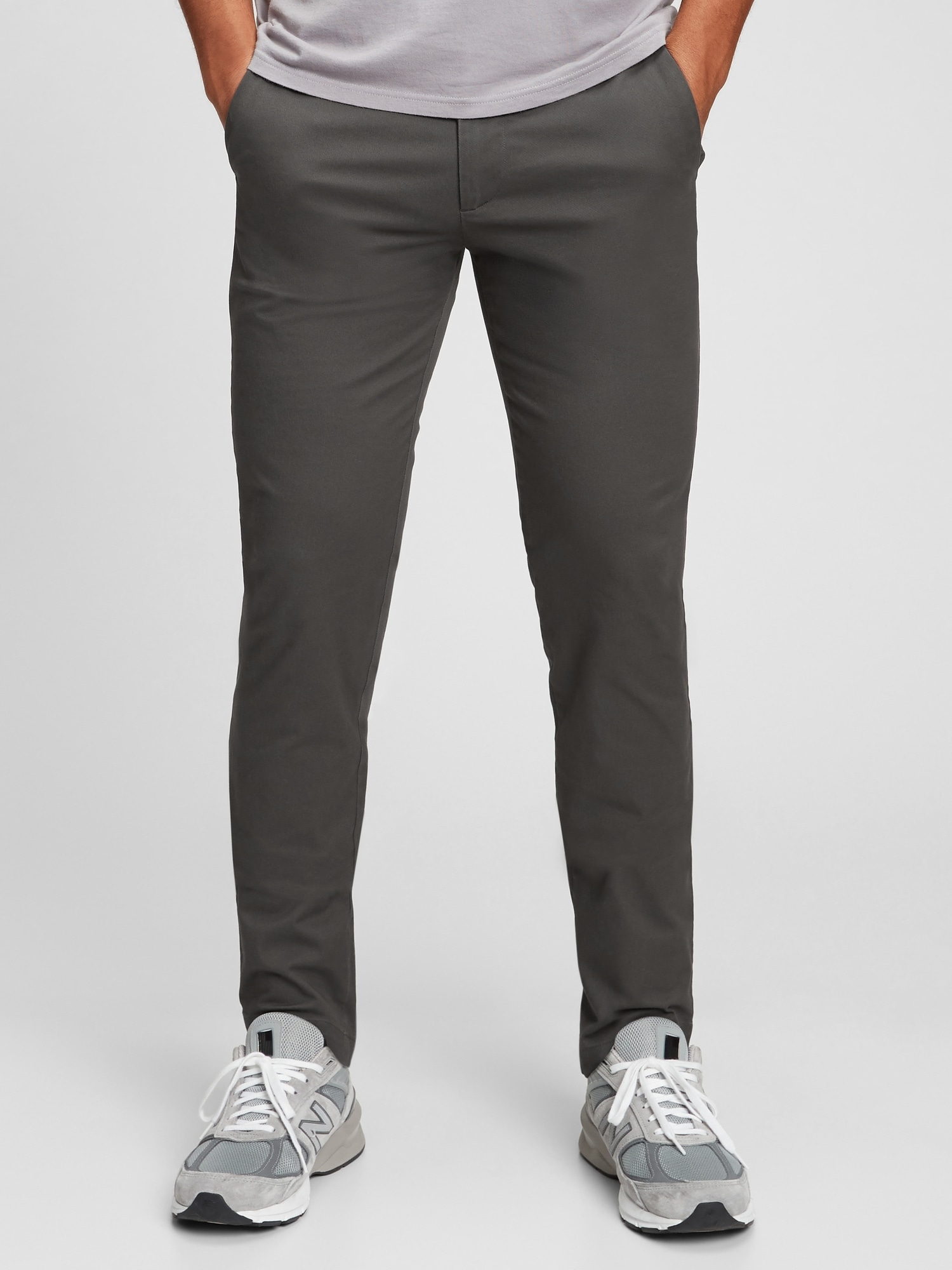 Gap Modern Khakis in Skinny Fit with GapFlex black. 1