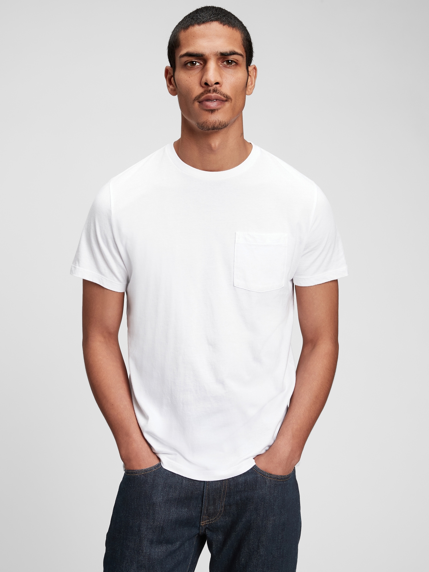 Gap Pocket T-Shirt white. 1