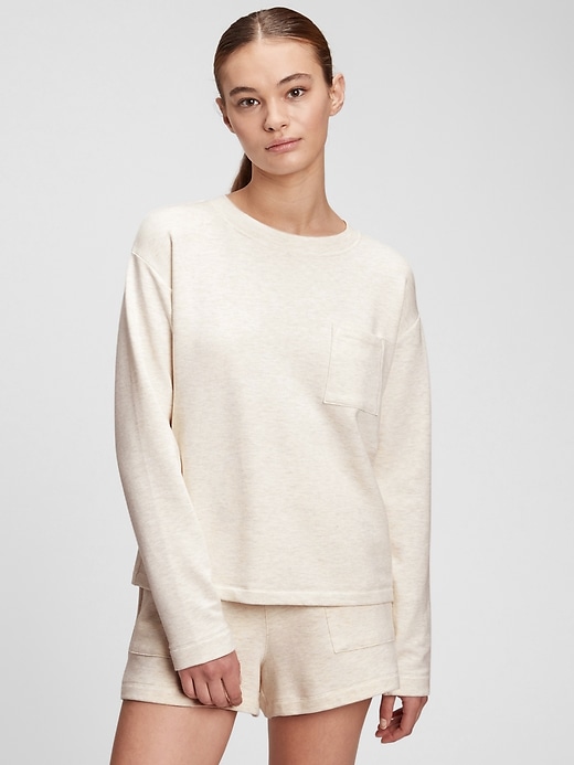 1 of 8 showing, with the color oatmeal beige heather of product Cloud Light Pocket Crewneck Sweatshirt