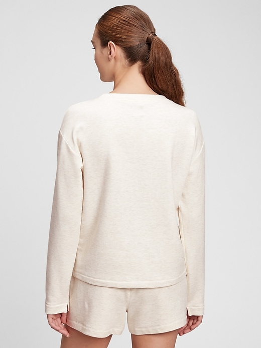 2 of 8 showing, with the color oatmeal beige heather of product Cloud Light Pocket Crewneck Sweatshirt