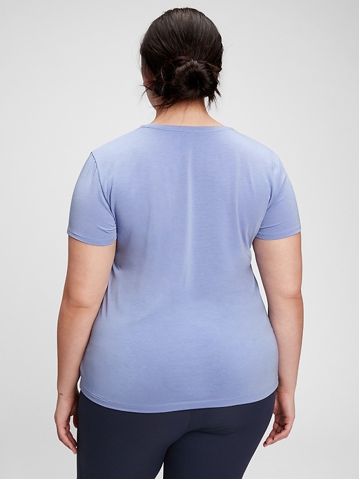 2 of 8 showing, with the color hyacinth blue of product GapFit Breathe Scoopneck T-Shirt