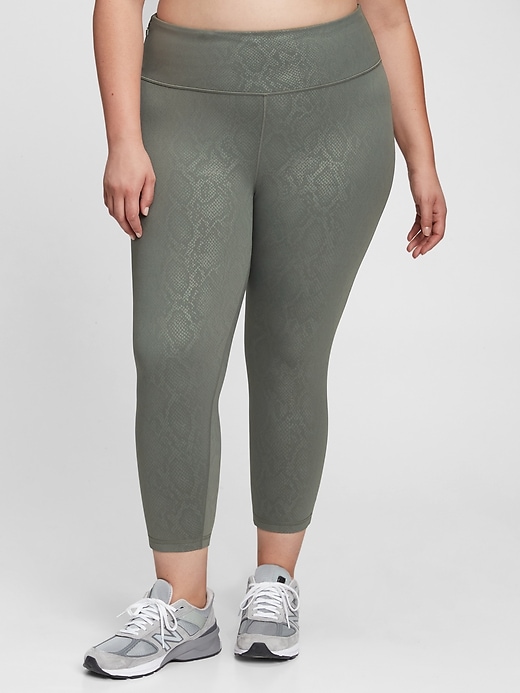 Image number 4 showing, GapFit High Rise Capris in Eclipse