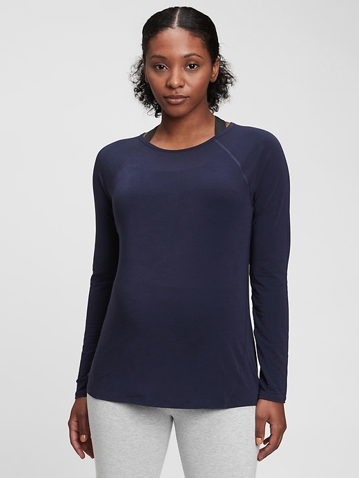 Image number 2 showing, Maternity GapFit Breathe T-Shirt