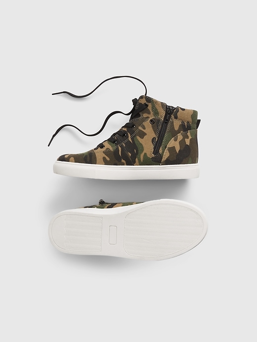 2 of 8 showing, with the color camouflage of product Kids Camo Sneakers