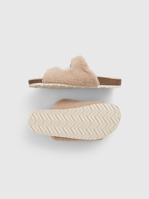 2 of 8 showing, with the color teddy brown of product Sherpa Slides