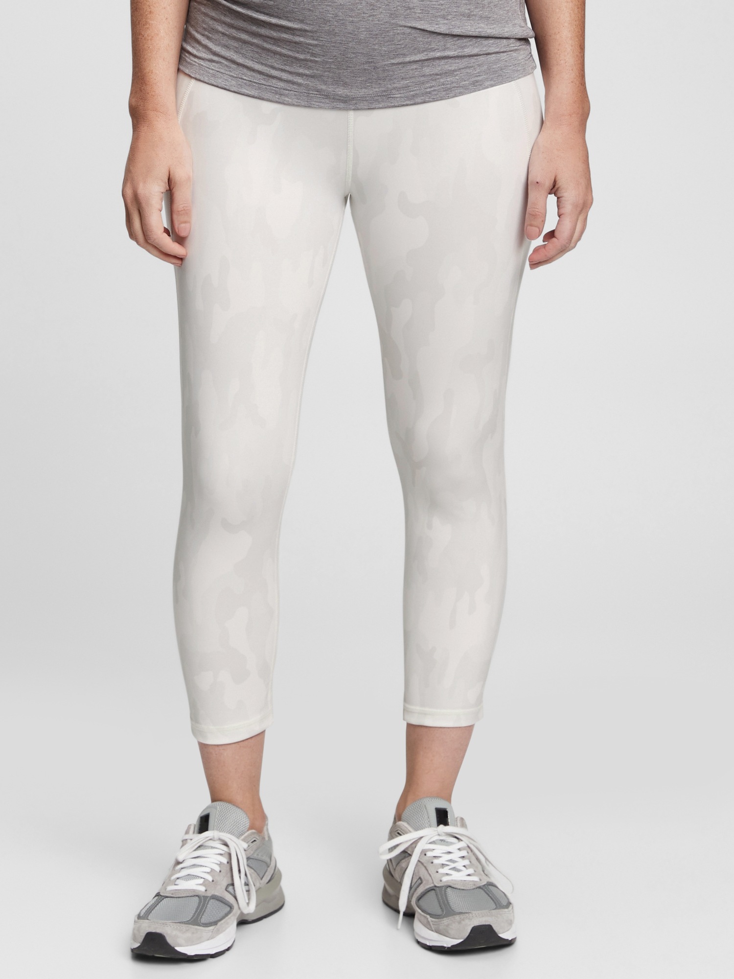 Maternity GapFit Blackout Full Panel 