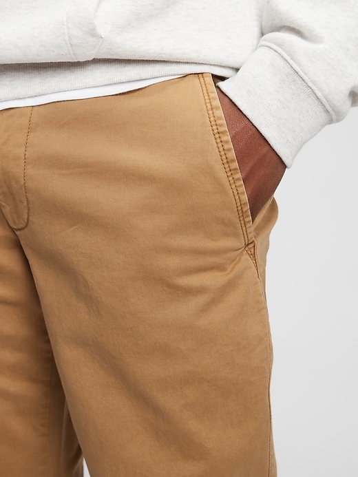 Image number 5 showing, Vintage Khakis in Skinny Fit with GapFlex