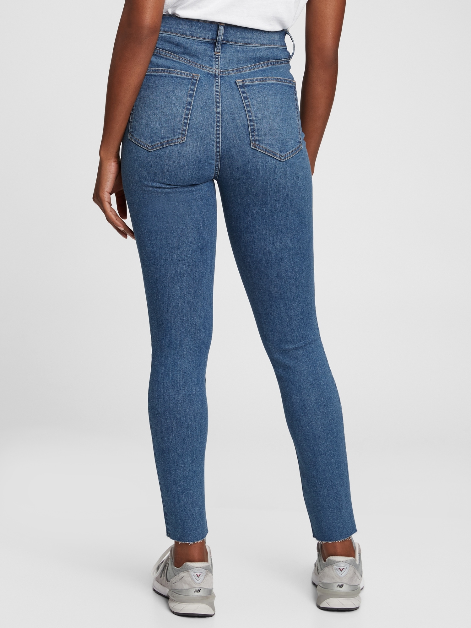 Skinny Fit Stretch Jean in Medium Indigo Wash