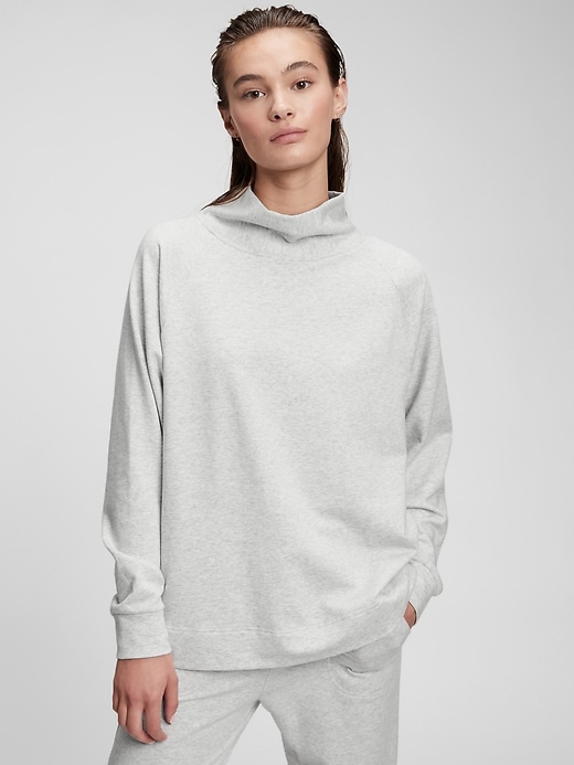 Gap funnel clearance neck sweatshirt