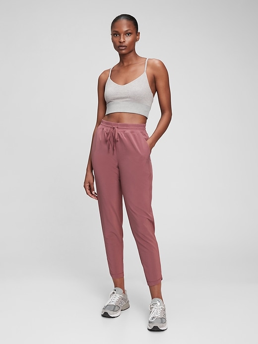 gap runaround joggers