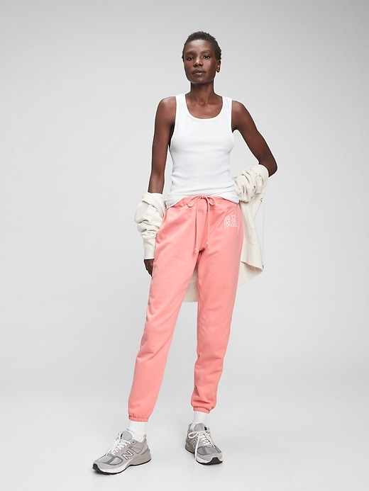 Gap Gap Logo Joggers In Fleece | החנות 