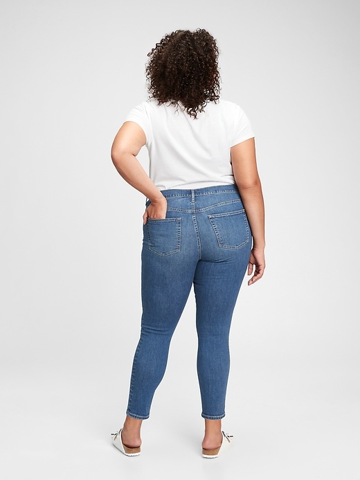 Image number 6 showing, Mid Rise True Skinny Jeans with Washwell