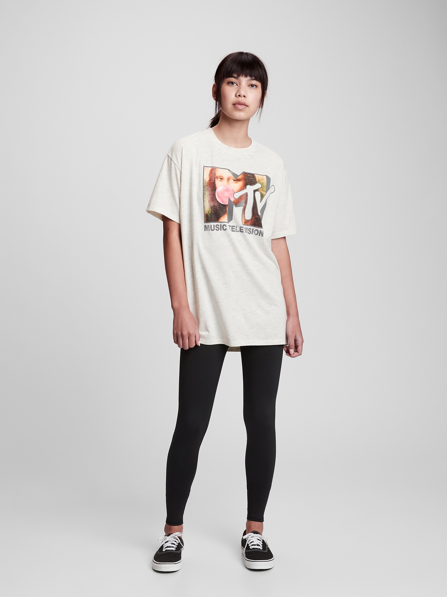grey oversized graphic tee