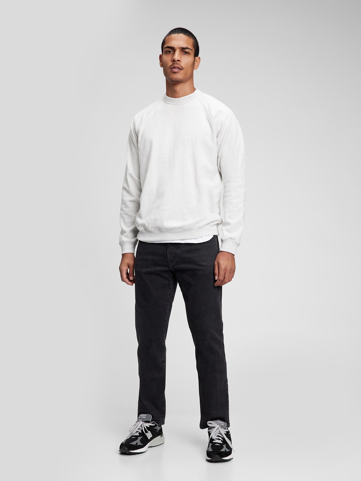 Gap Everyday Straight Jeans in GapFlex with Washwell black. 1