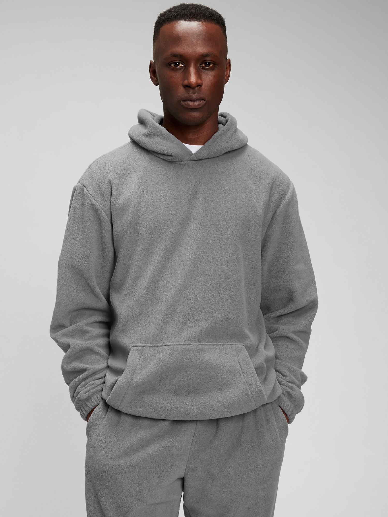 gap cream sweatshirt