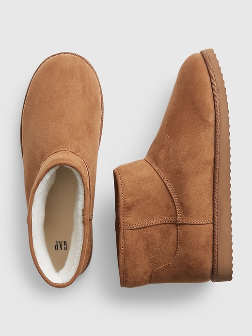 2 of 8 showing, with the color bright brown of product Cozy Boots