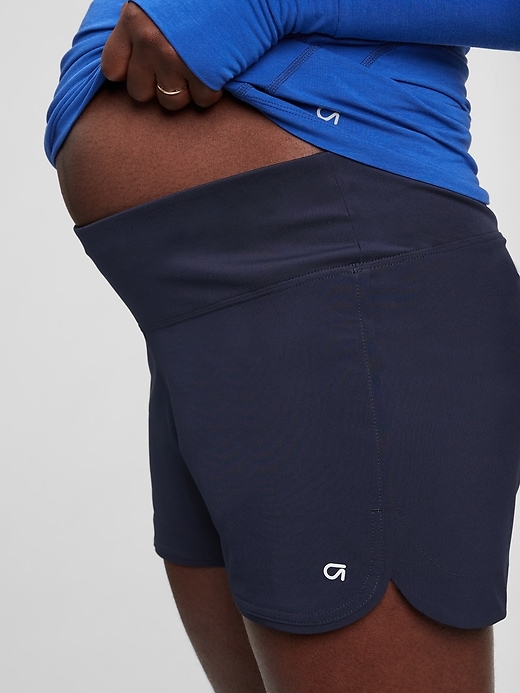 Image number 3 showing, Maternity GapFit Wide Waistband 3.5" Running Shorts