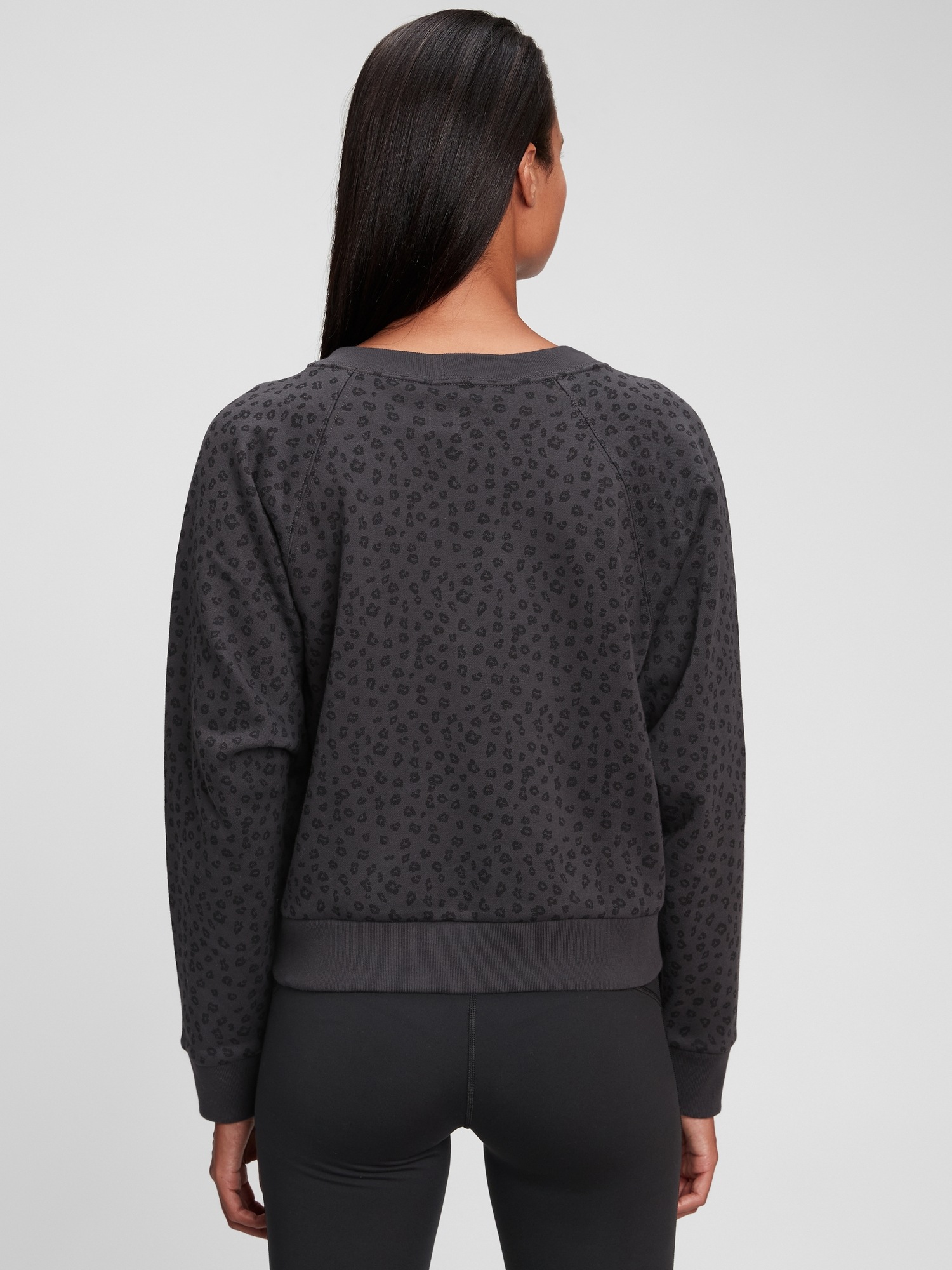 black cropped crewneck sweatshirt