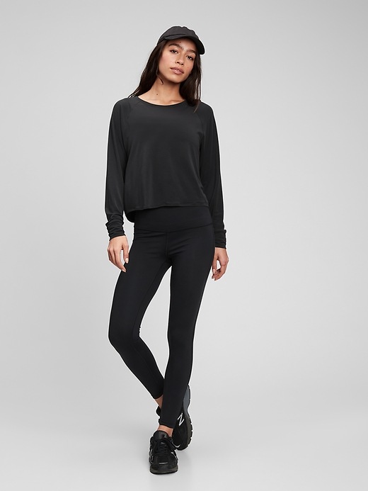 1 of 8 showing, with the color true black of product GapFit Breathe Crewneck Cropped T-Shirt