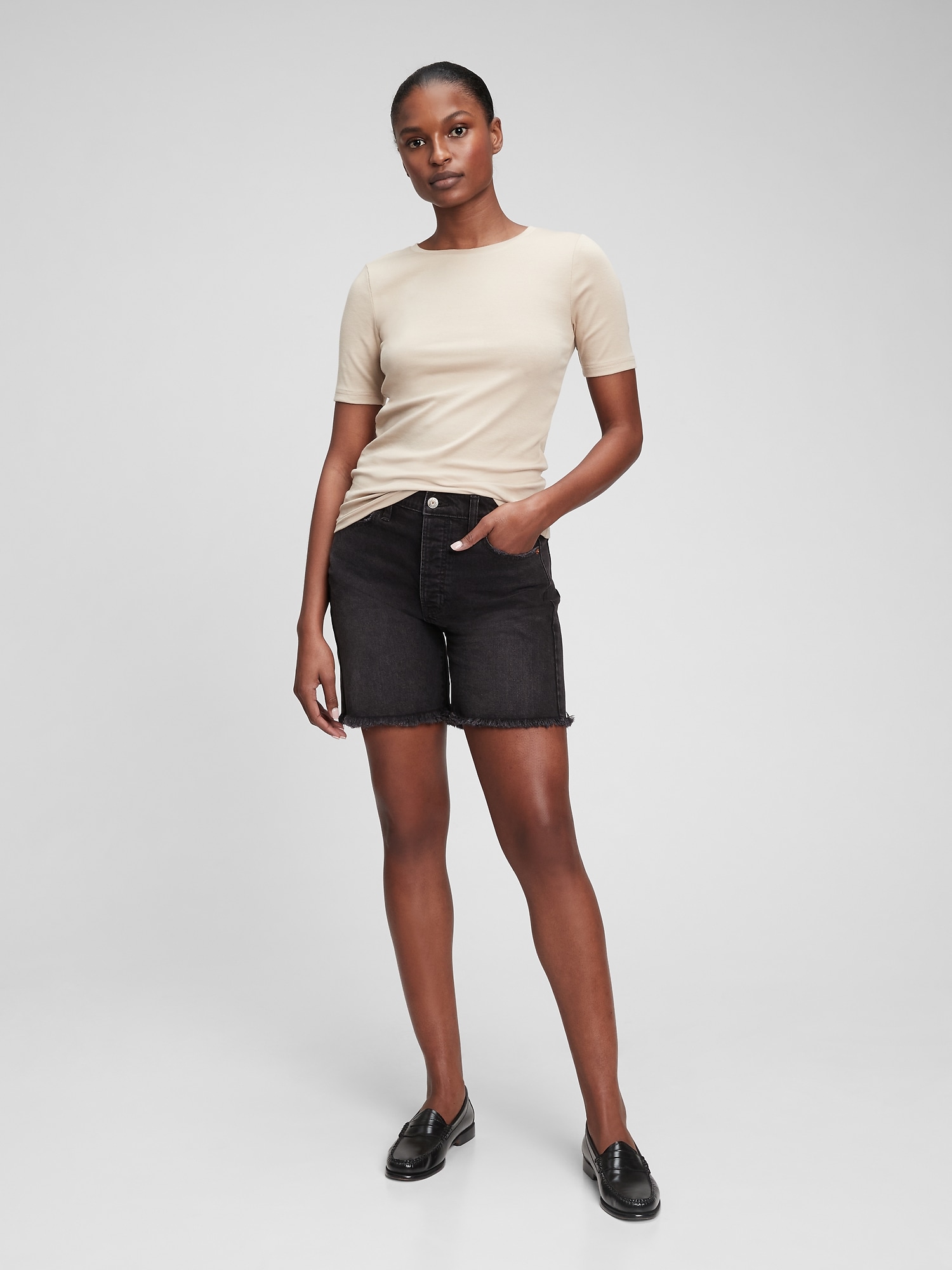 6" High Rise Cheeky Midi Shorts with Washwell Gap