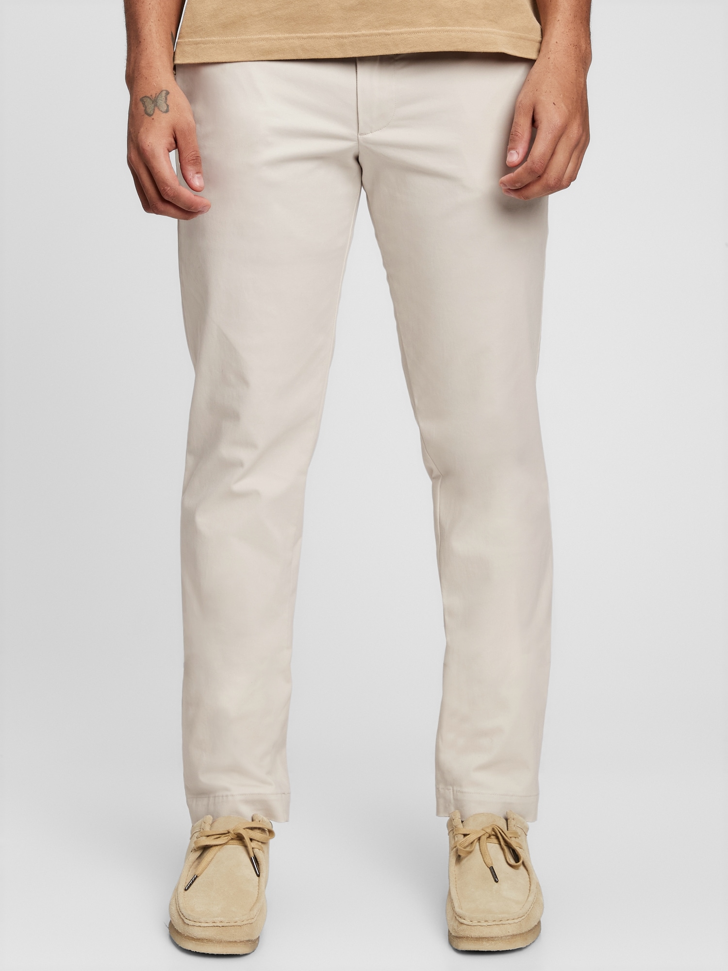 Gap Modern Khakis in Slim Fit with GapFlex beige. 1