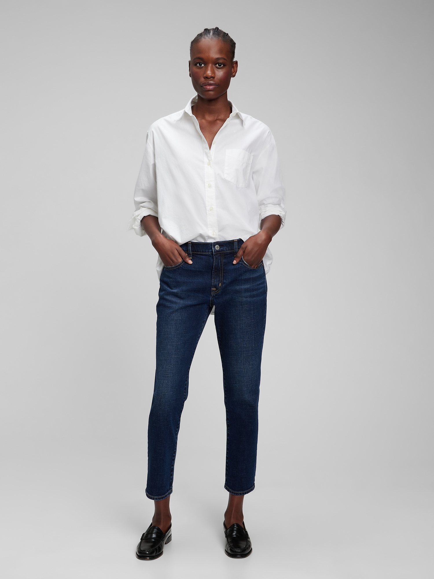 Gap Mid Rise Girlfriend Jeans With Washwell In Dark Wash