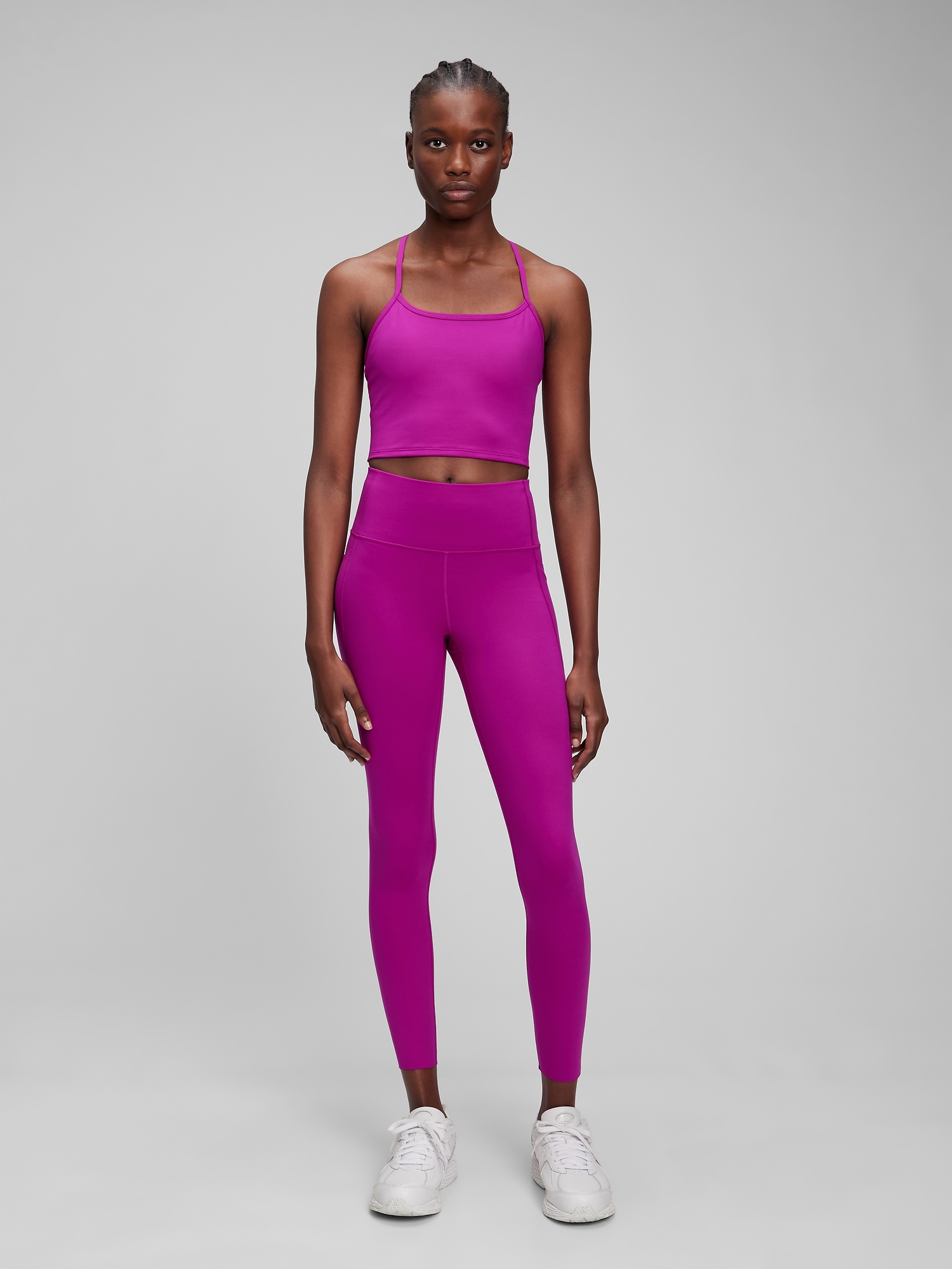 Gap yoga tops deals