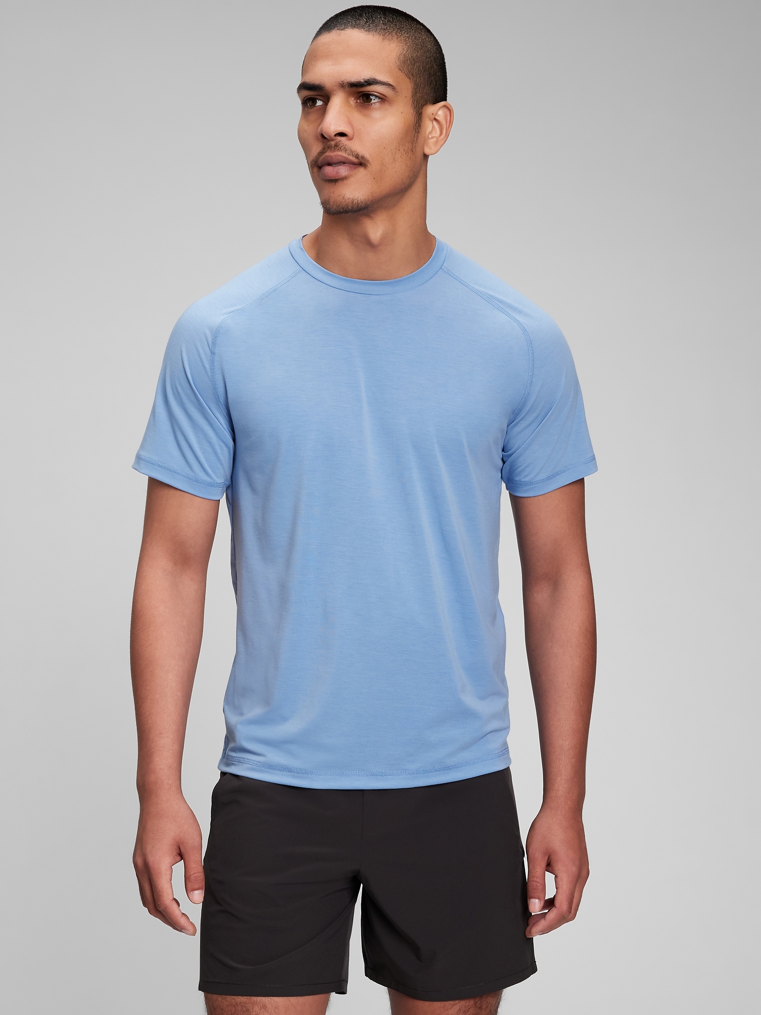 Gap Fit Active T-Shirt blue. 1