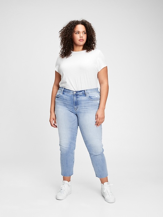 Image number 4 showing, Mid Rise Girlfriend Jeans With Washwell&#153