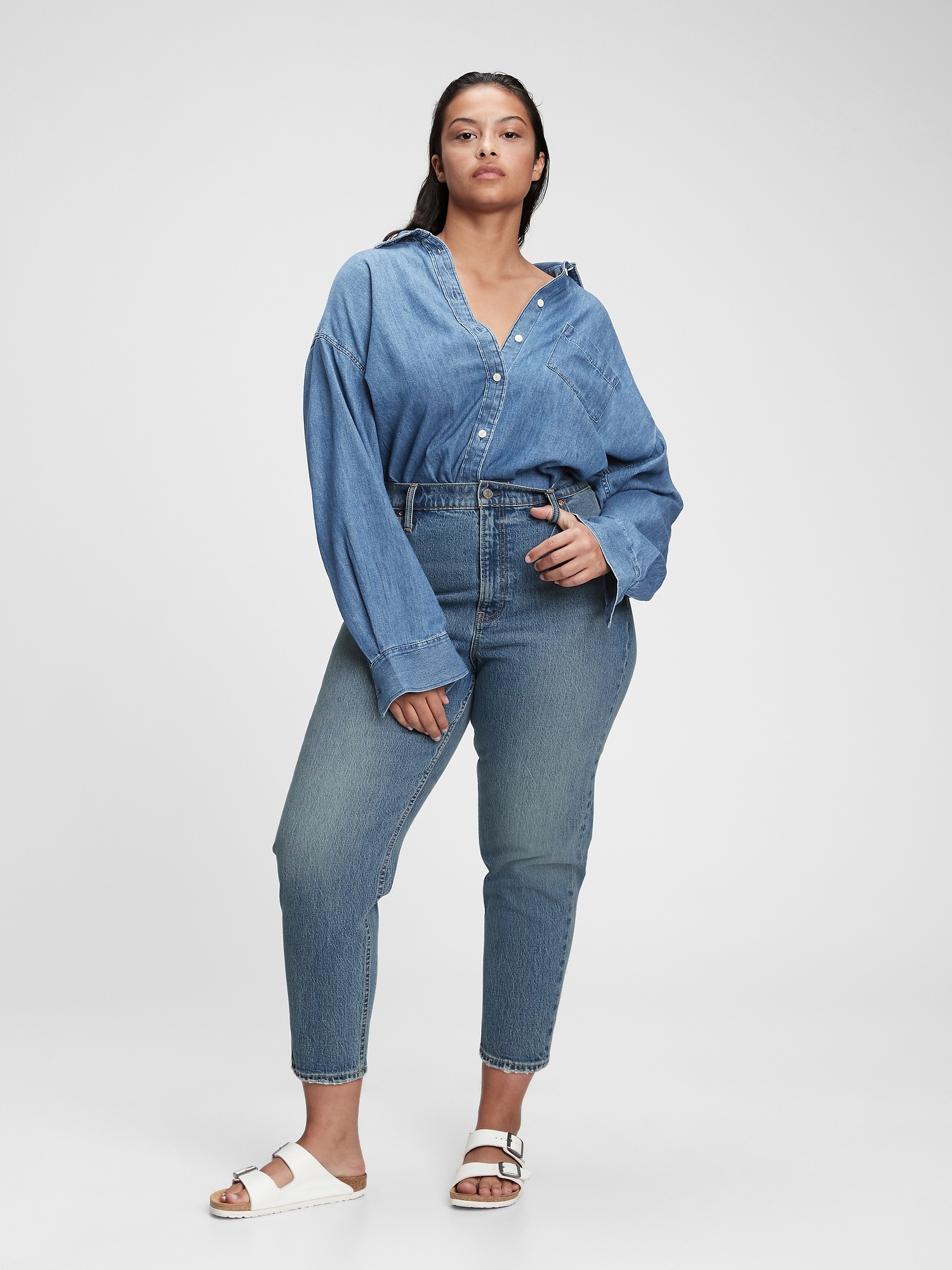Sky High Rise Mom Jeans with Washwell | Gap