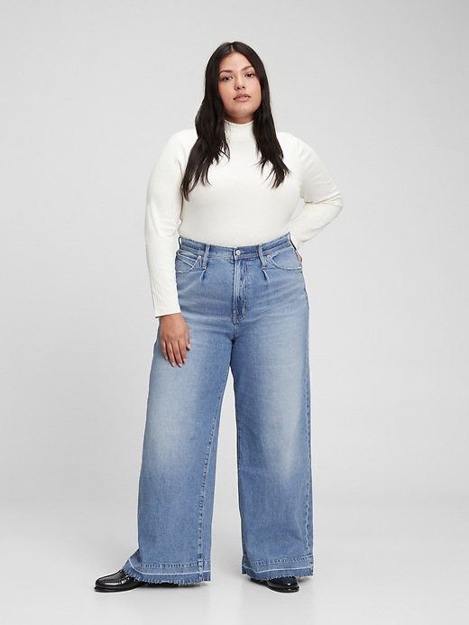 High Rise Pleated WideLeg Jeans with Washwell Gap