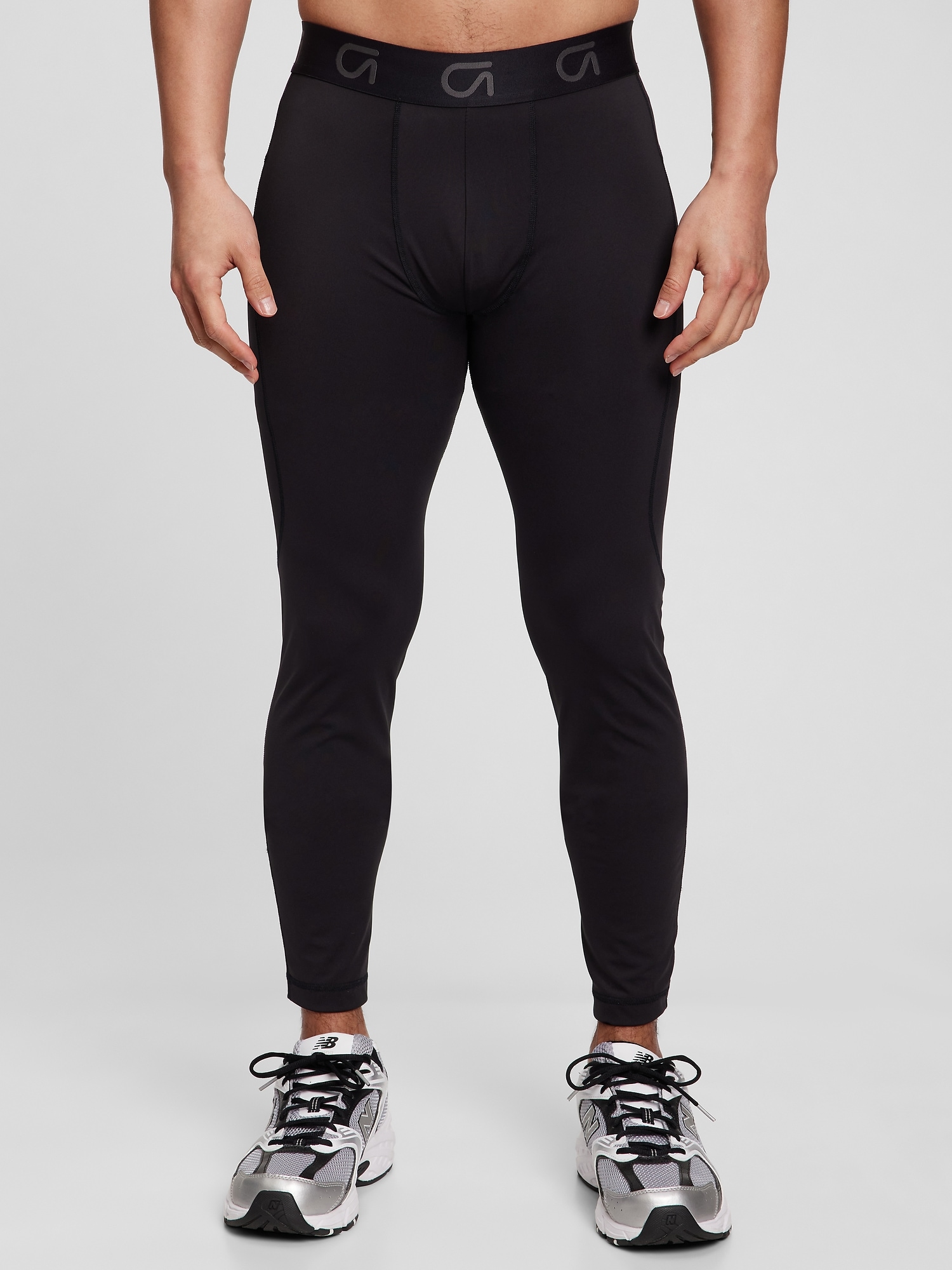 Gap Fit Recycled Run Tights black. 1