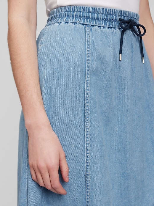Image number 3 showing, Denim Pull-On Skirt with Washwell