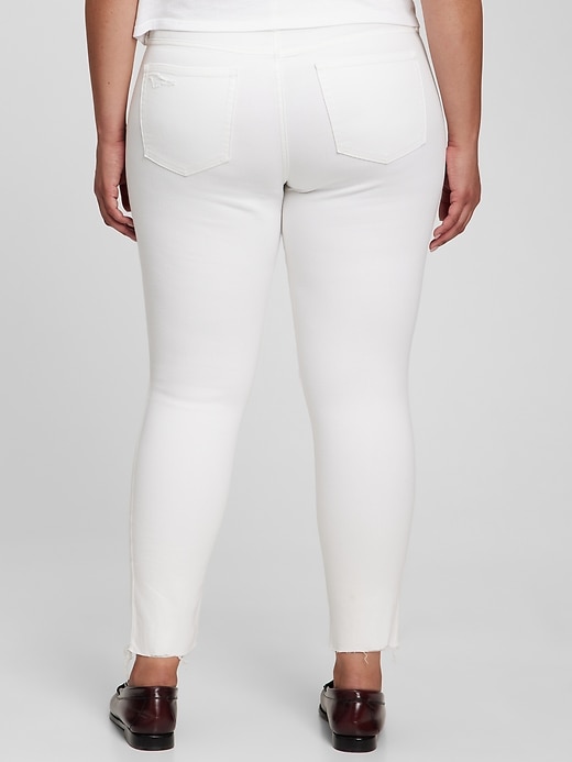 Image number 5 showing, Mid Rise True Skinny Jeans with Washwell
